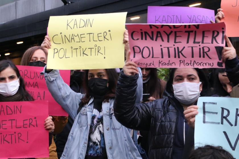 Kadın cinayetleri politiktir yazılı döviz