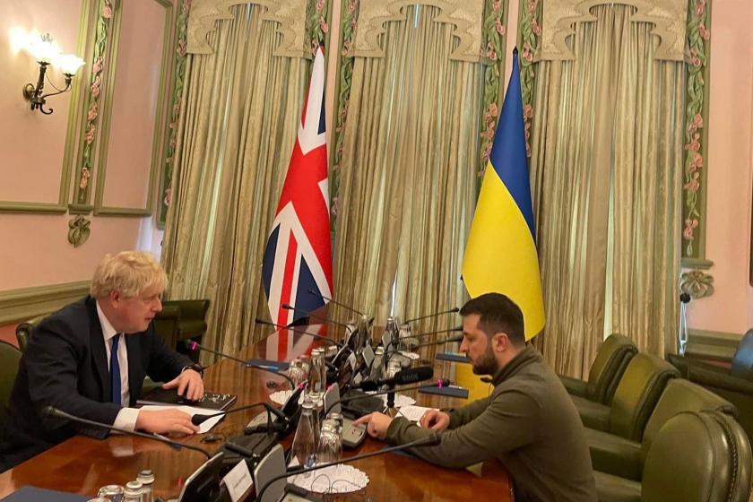 İngiltere Başbakanı Boris Johnson Ukrayna Devlet Başkanı Zelenskiy ile Kiev'de görüştü. 