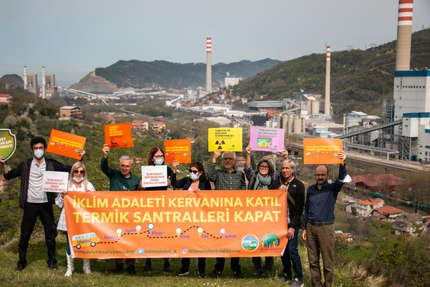 Yaşam alanı savunucuları termik santral önünde 