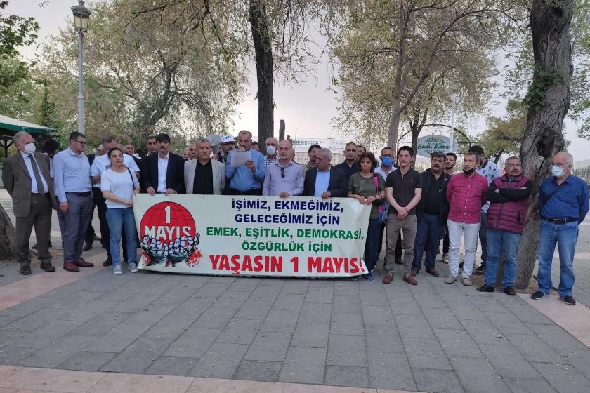 Antep 1 Mayıs tertip komitesi basın açıklaması yaparken