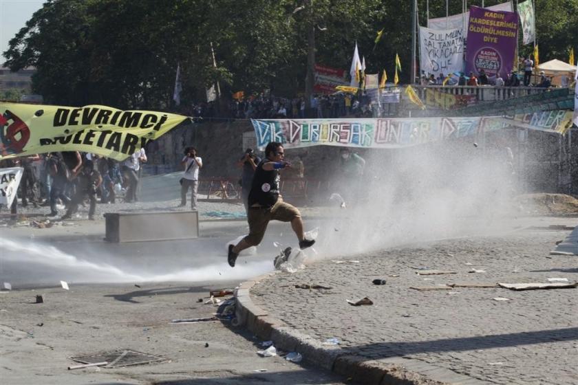 Gezi'de sudan kaçan bir genç