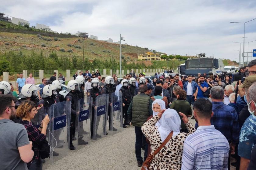 Polis, kalabalık, toma