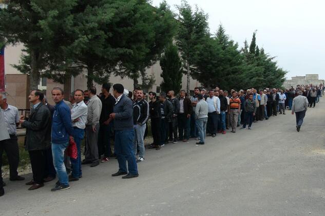 Kilis'te Toplum Yararına Program için sıra bekleyenler