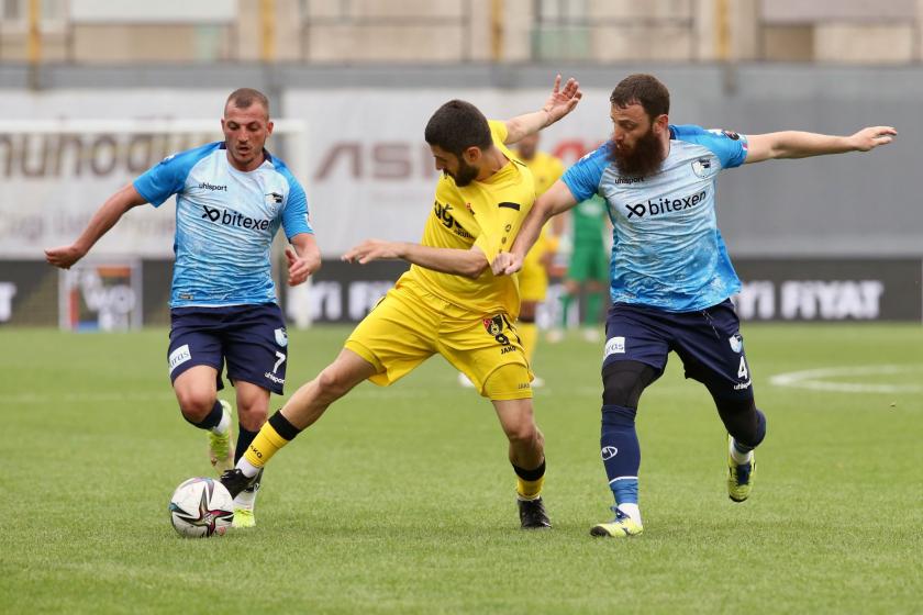 İstanbulspor ile Büyükşehir Belediye Erzurumspor karşılaşması