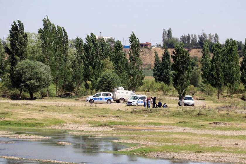 Dicle Nehri'ne giren 3 liseli genç boğuldu