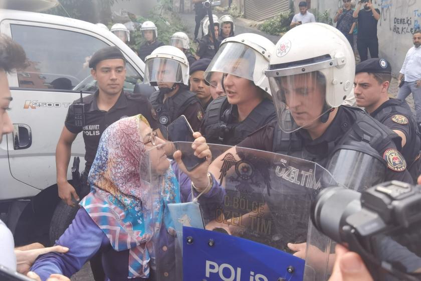 Okmeydanı’nda Fetihtepeliler 3 gündür mücadele ediyor: Bize yapılan zulmü hepsi görsün