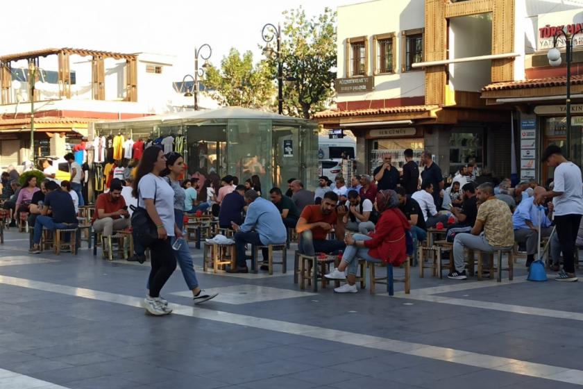 Diyarbakırlılar gazetecilerin gözaltına alınmasına tepkili: O gazeteciler yazmasa dünyadan haberimiz yok