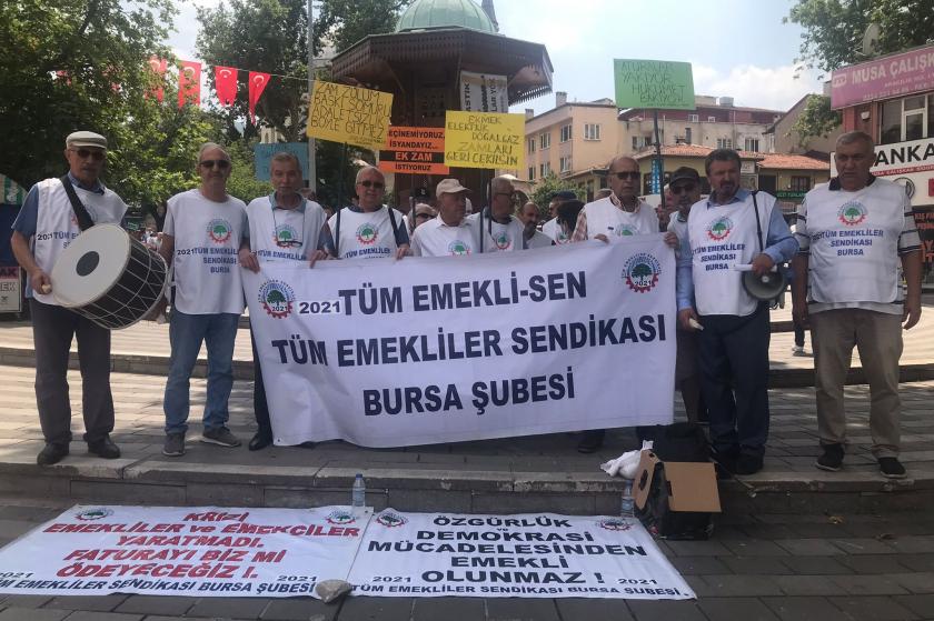 Bursa'da emekliler açıklama yaptı