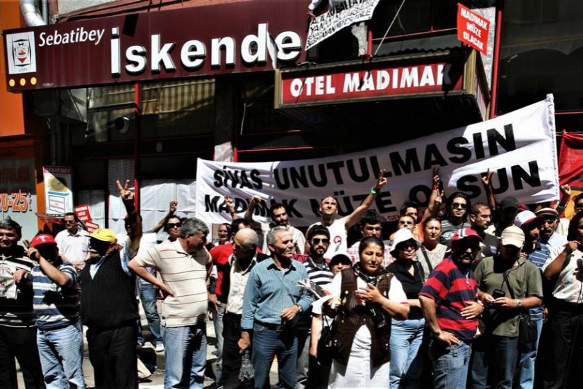 Sivak Katliamı protestosu