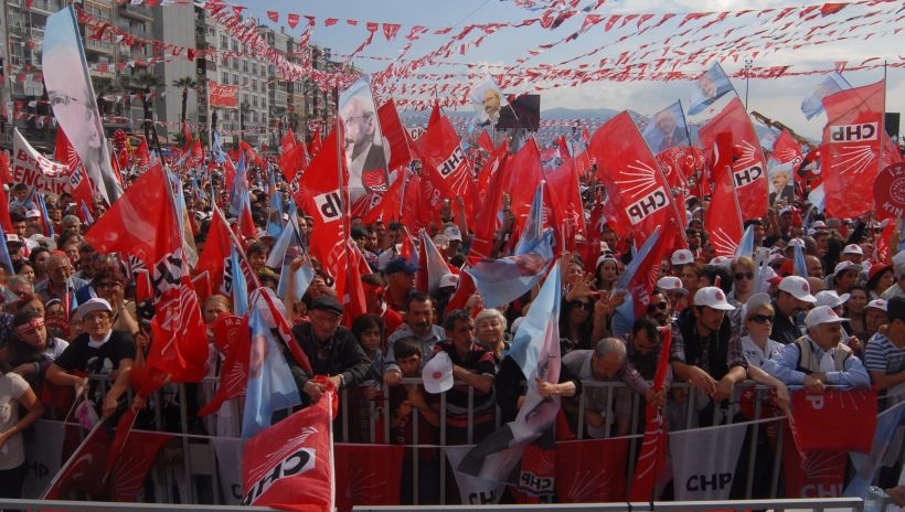 İzmir'de CHP'liler coşkulu mitingde buluştu