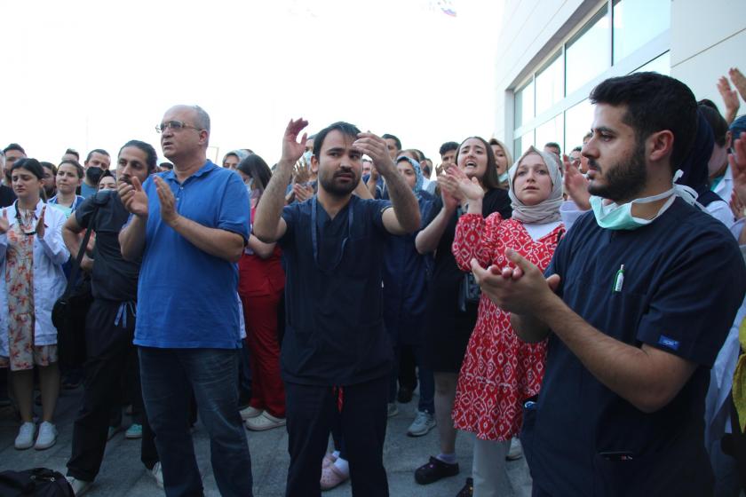 Konya Şehir Hastanesinde hasta yakınının silahlı saldırısına uğrayan Dr. Ekrem Karakaya hayatını kaybetti