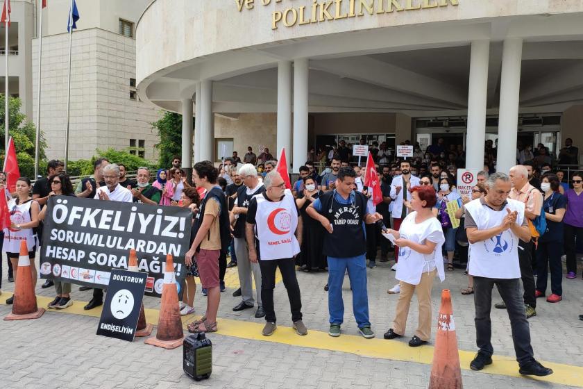 Mersin'de hastane önünde açıklama