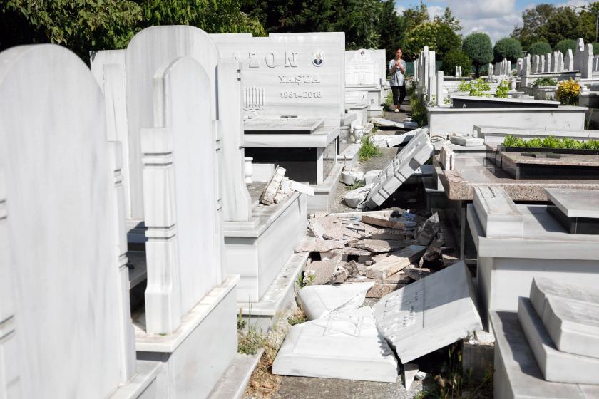 Hasköy Mezarlığı'nda tahrip edilen Yahudi mezarları