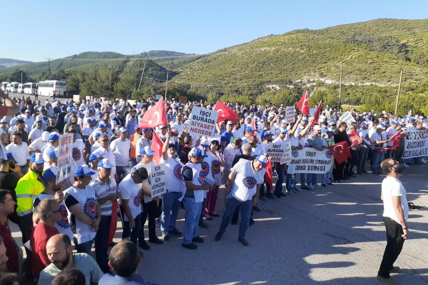 Soma'da iş bırakan madenciler