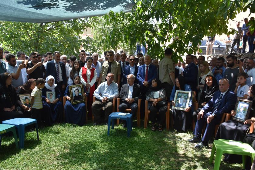 Kemal Kılıçdaroğlu Roboskî aileleri ile beraber