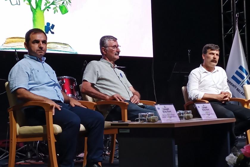 sırasıyla soldan sağa Ercüment Akdeniz, Alper Taş ve Erkan Baş