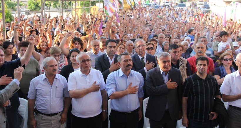 HDP adayları İzmir'de  Alevilerle buluştu