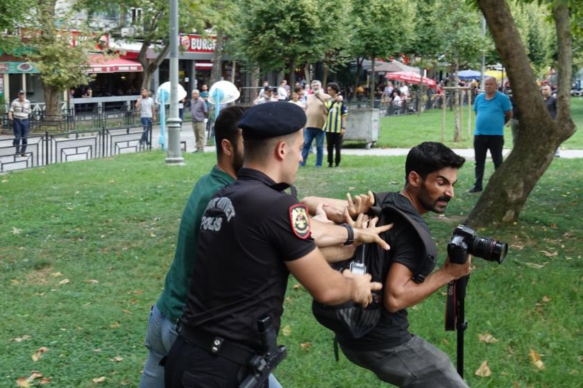 Polis, Doğan Kaynak'a müdahale etti