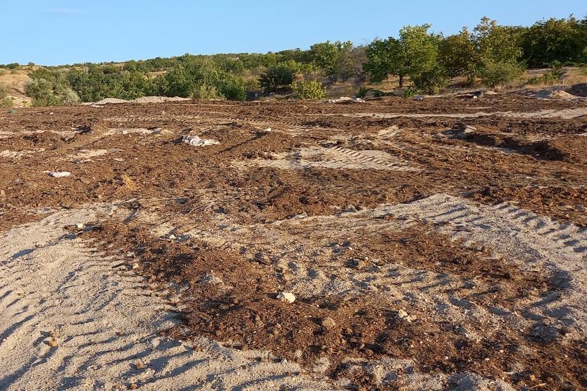 Hafriyat alanına gübre döküldü