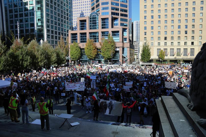 Mahsa Amini'nin katledilmesi birçok ülkede protesto edildi