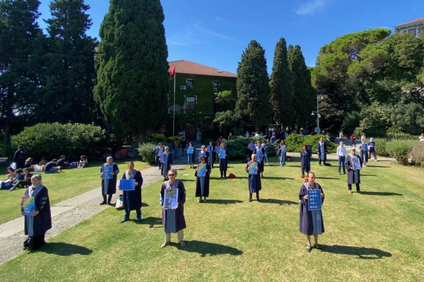 Boğaziçi Üniversitesi akademisyenleri rektörlüğe sırtını çevirdi