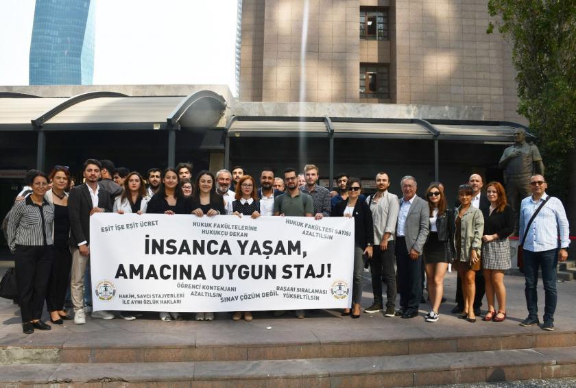 İzmir Barosu stajyer avukatlar açıklaması