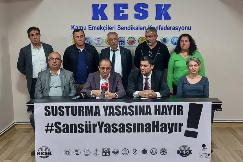 Basın toplantısı düzenleyen KESK üye ve yöneticileri