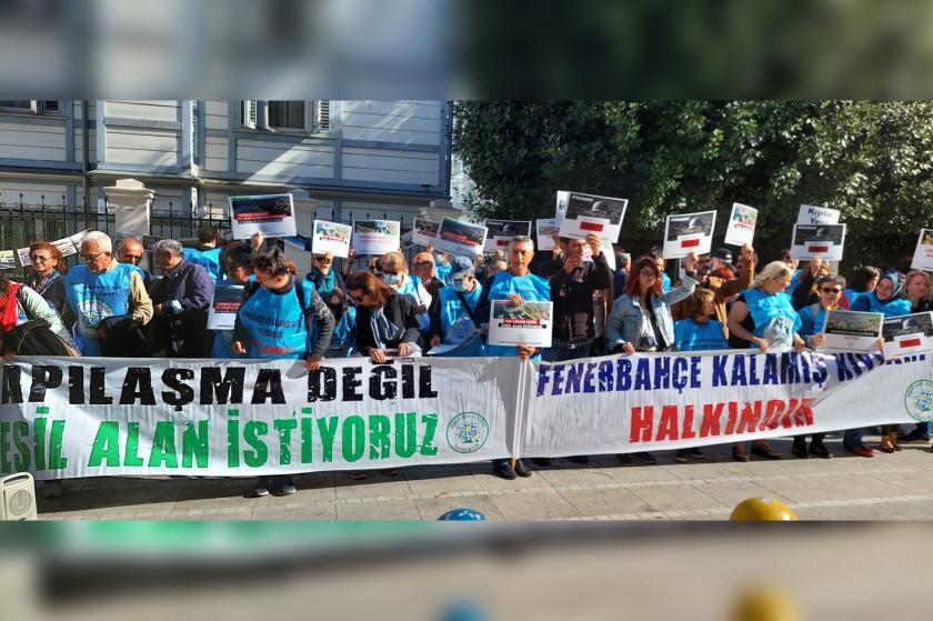 Kalamış marina ihalesini protesto eden kalabalık