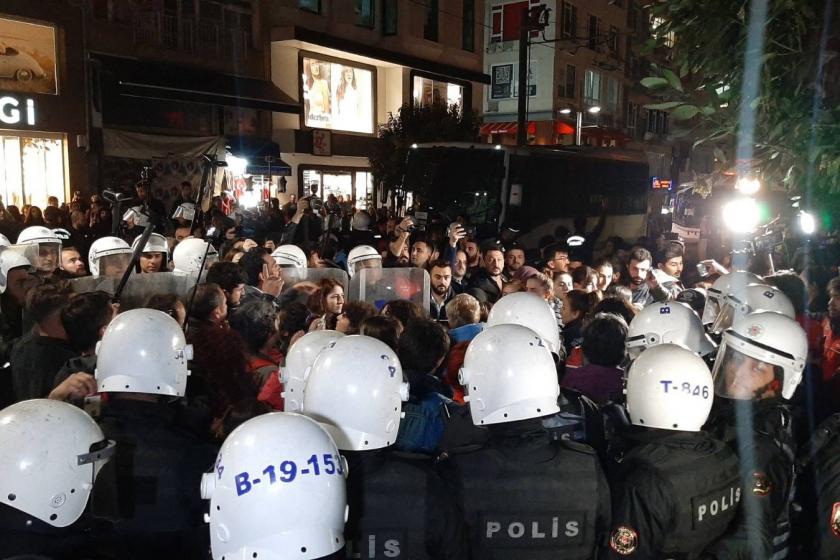 Kadıköy'de kadınlara  polis müdahalesi