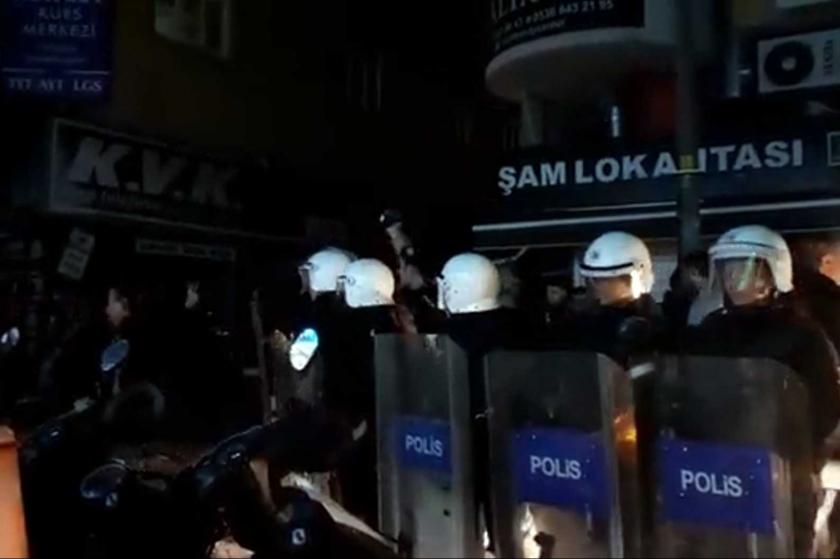 Kadın avukat ve çevik kuvvet polisleri