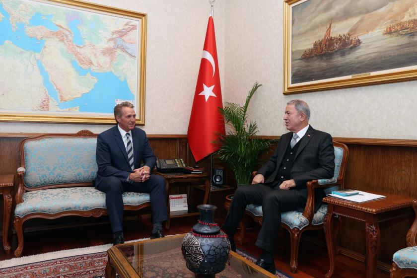 Hulusi Akar ve Jeff Flake