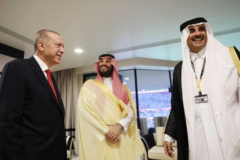 Tayyip Erdoğan (solda), Suudi Arabistan Veliaht Prensi Muhammed bin Salman (ortada) ve Katar Emiri Şeyh Temim bin Hamed Al Sani (sağda)