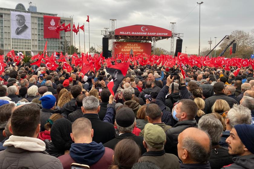 İstanbullular iradelerine sahip çıkmak için bir kez daha Saraçhane'de buluştu