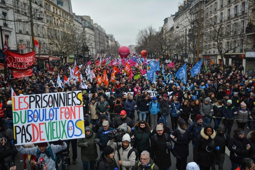 Fransa'da emeklilik düzenlemesine karşı düzenlenen eylem