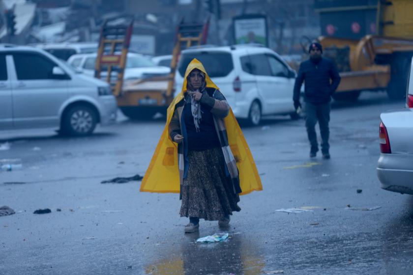 Maraş merkezli depremde depremzedeler sokaklarda