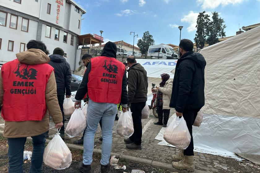 Antep’te çadırlar kalabalık, insanlar dönüşümlü kalıyor