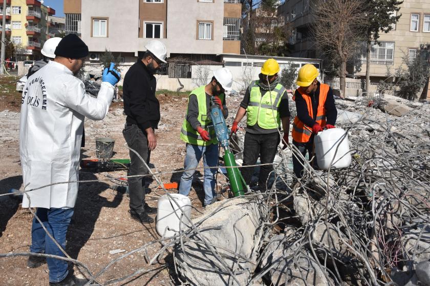 Urfa'da yıkılan binada bilirkişi inceleme