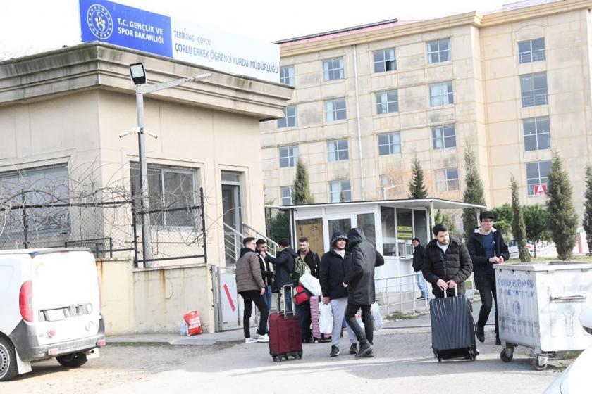 Depremzedeler için yurtlar boşaltılıyor