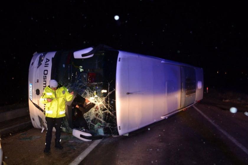 Kastamonu'nda yolcu otobüsü devrildi