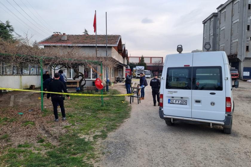 Ordu'da fındık tüccarı fındık satışı tartışmasında baba ve oğlunu tabancayla yaraladı