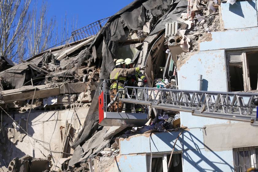 Zaporijya'da Rusya tarafından vurulan bina