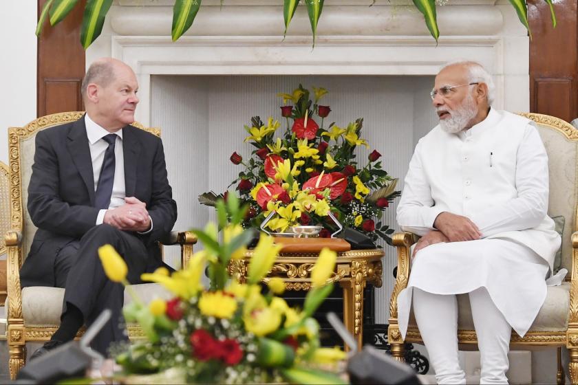 Narendra Modi ve Olaf Scholz