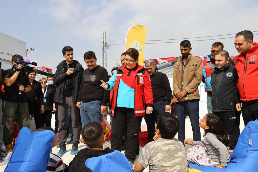 Aile ve Sosyal Hizmetler Bakanı Derya Yanık