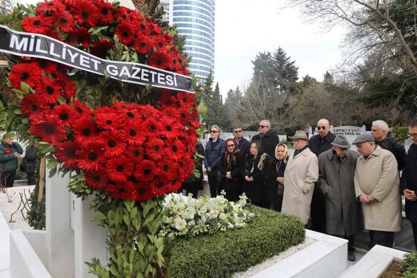 Çetin Emeç mezarı başında anıldı