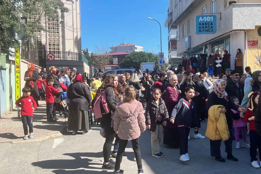 Kartal'da okul önünde veli eylemi