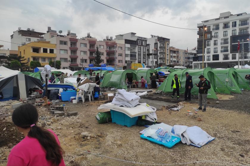 İskenderun'da gönüllülerin çadırları boşaltıldı