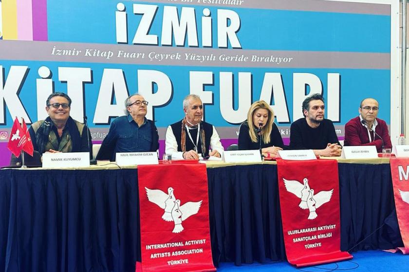 TÜYAP İzmir Kitap Fuarında edebiyat ve sanat örgütleri sorunlarını tartıştı