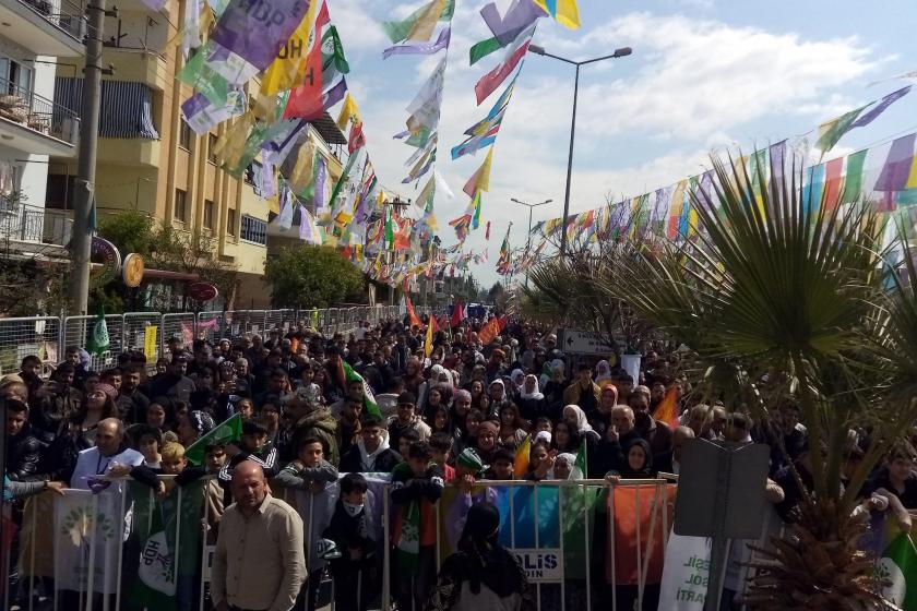 Ege illerinde Newroz kutlandı: Emek, barış ve halklar kazanacak