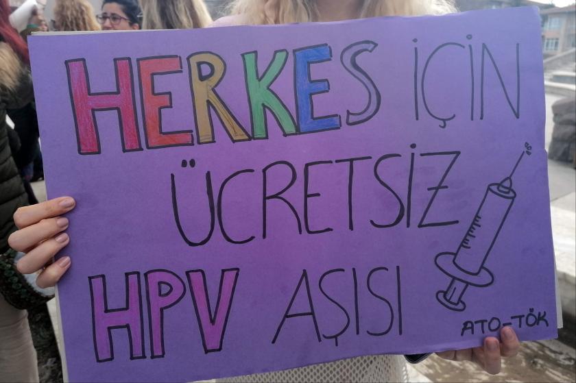 Herkes için ücretsiz hpv aşısı pankartı