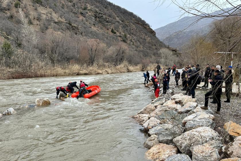 Kayıp çiftin araçları ile Pülümür çayına düşüp hayatını kaybettiği ortaya çıktı 